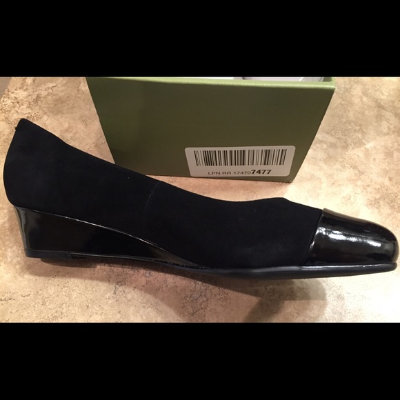 New, black velvet with patent leather accents. - Picture 8 of 8